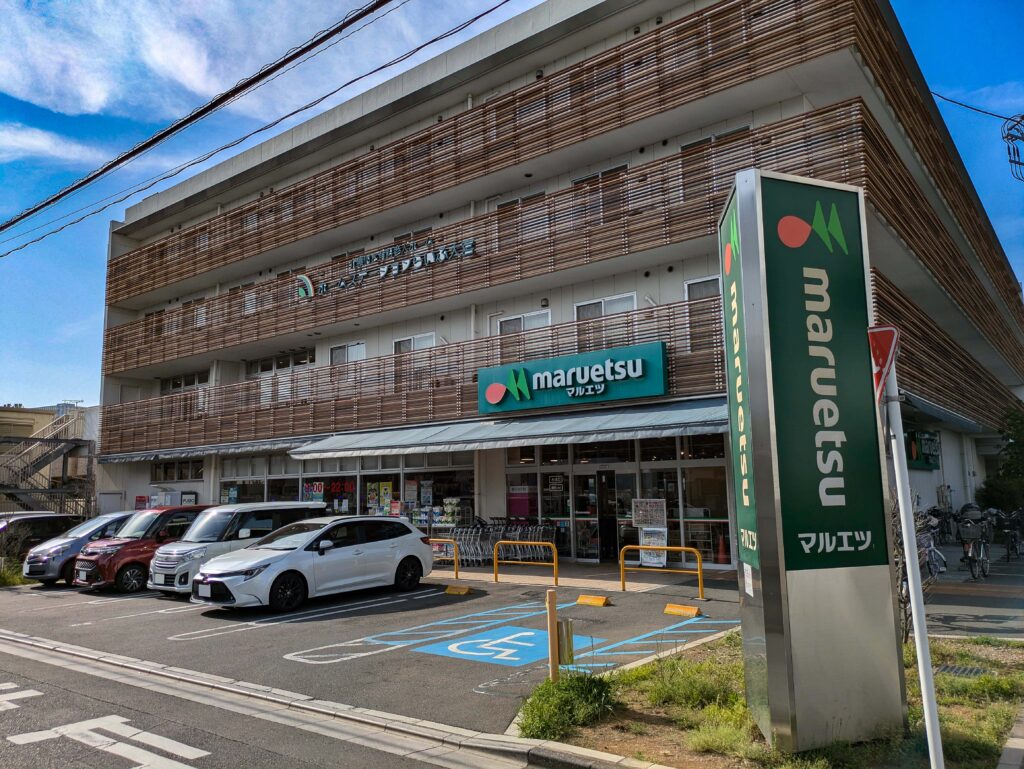 ヒルズ大宮堀の内３丁目　分譲地のアプローチが特徴的な分譲地　